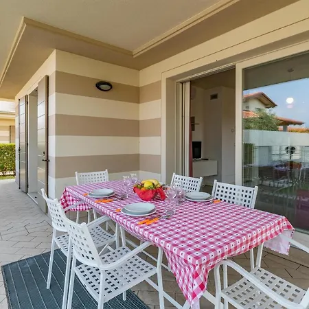 Amazing In Puegnago Sul Garda With Wifi *